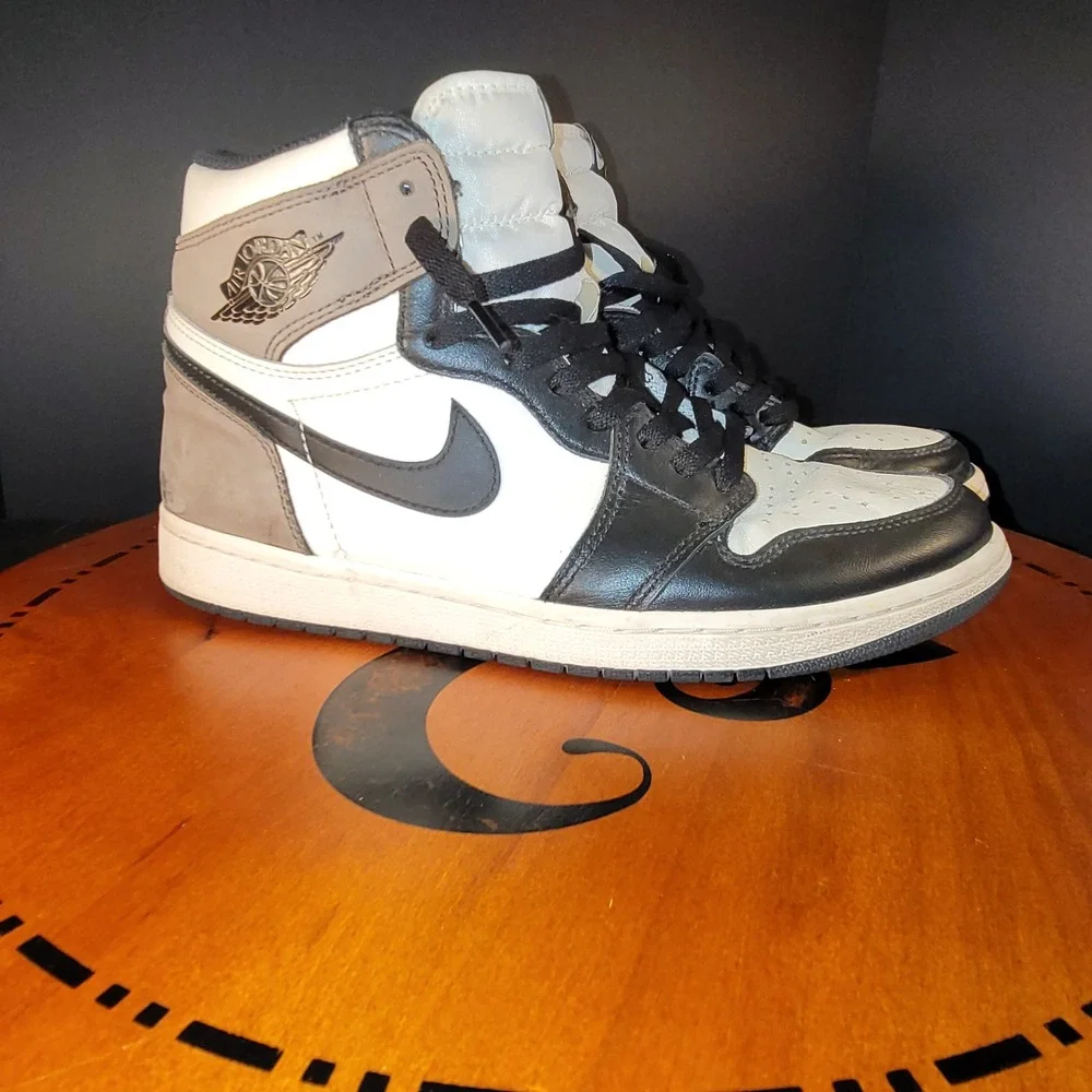 Nike Air Jordan 1 Retro High OG Dark Mocha Sail Black 555088-105 Mens 9.5